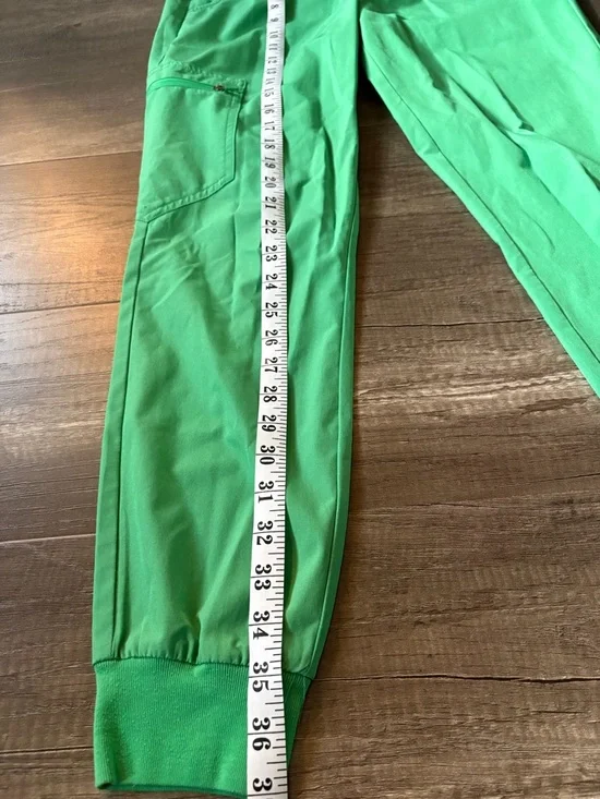 Figs Green Scrub Set with Pink Drawstring - Picture 6 of 8